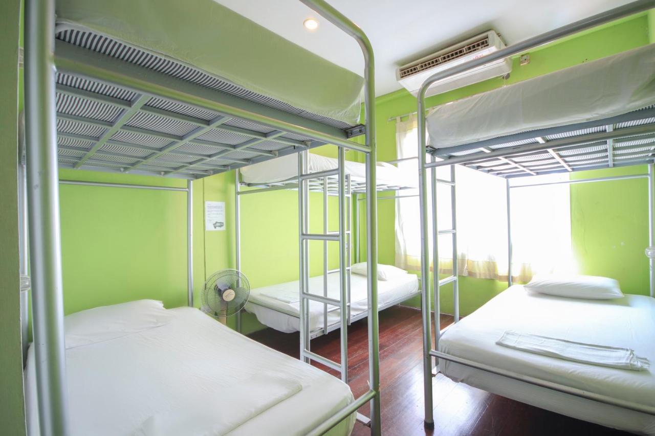 Oyo 1054 Phuket Backpacker Hostel Eksteriør billede