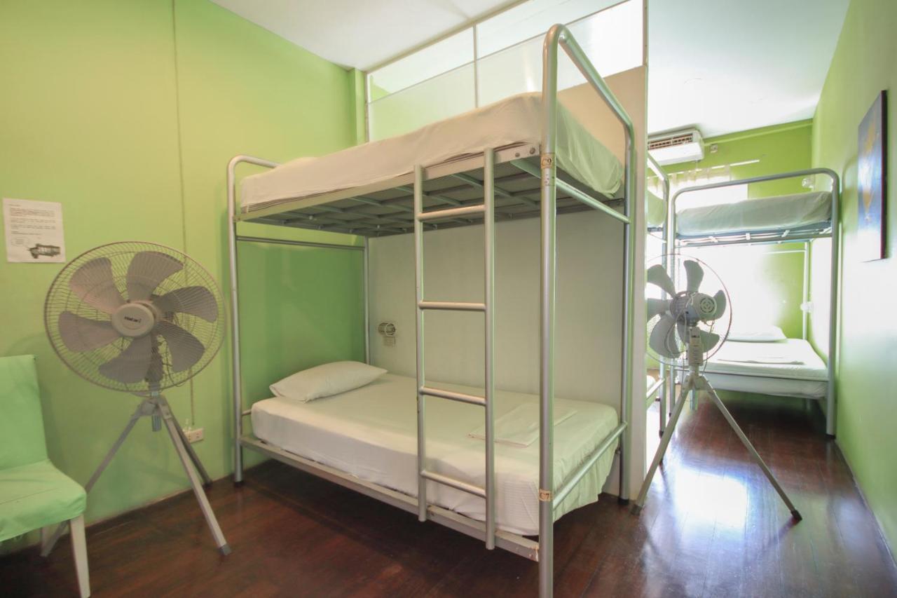 Oyo 1054 Phuket Backpacker Hostel Eksteriør billede
