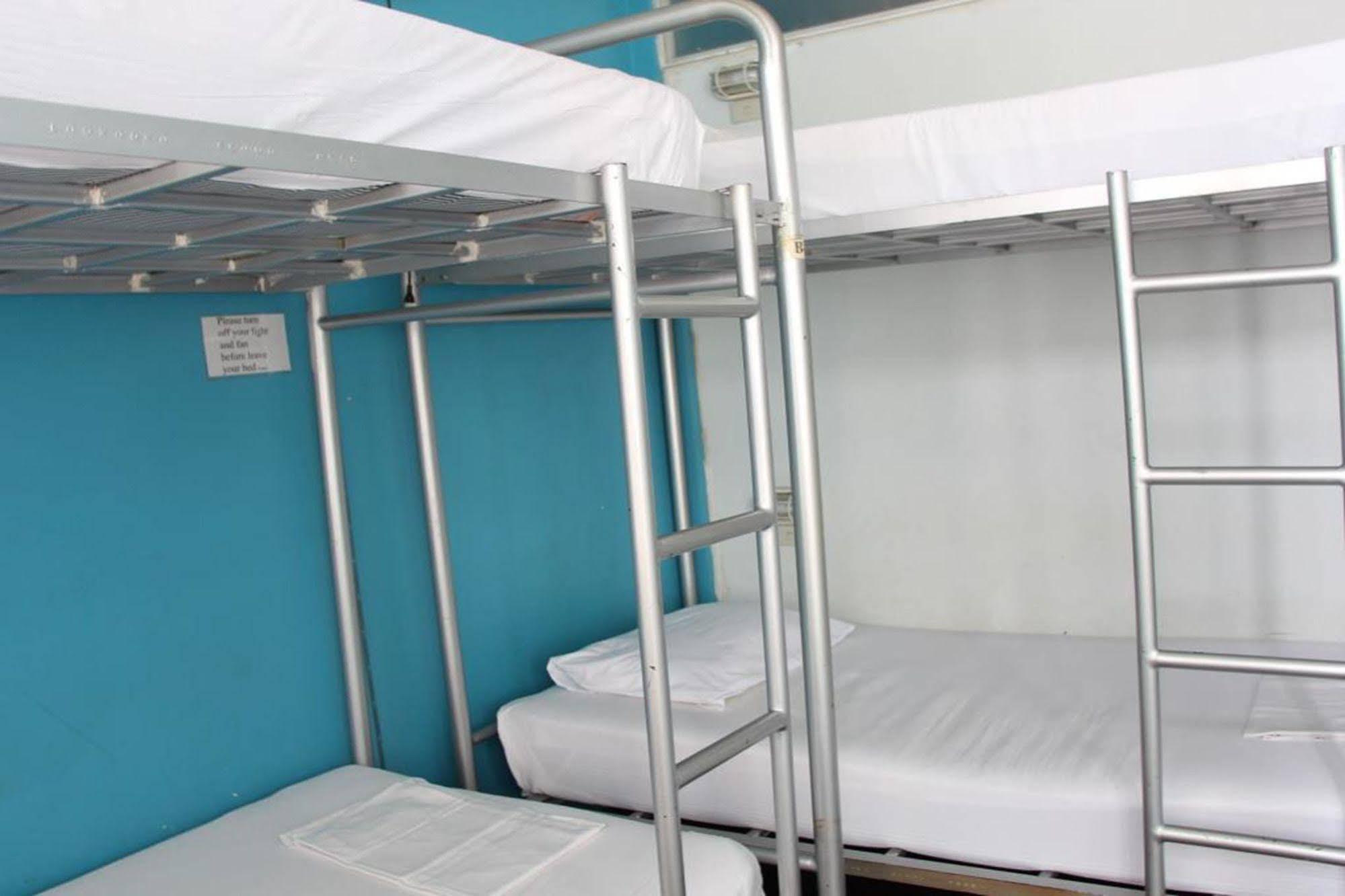 Oyo 1054 Phuket Backpacker Hostel Eksteriør billede