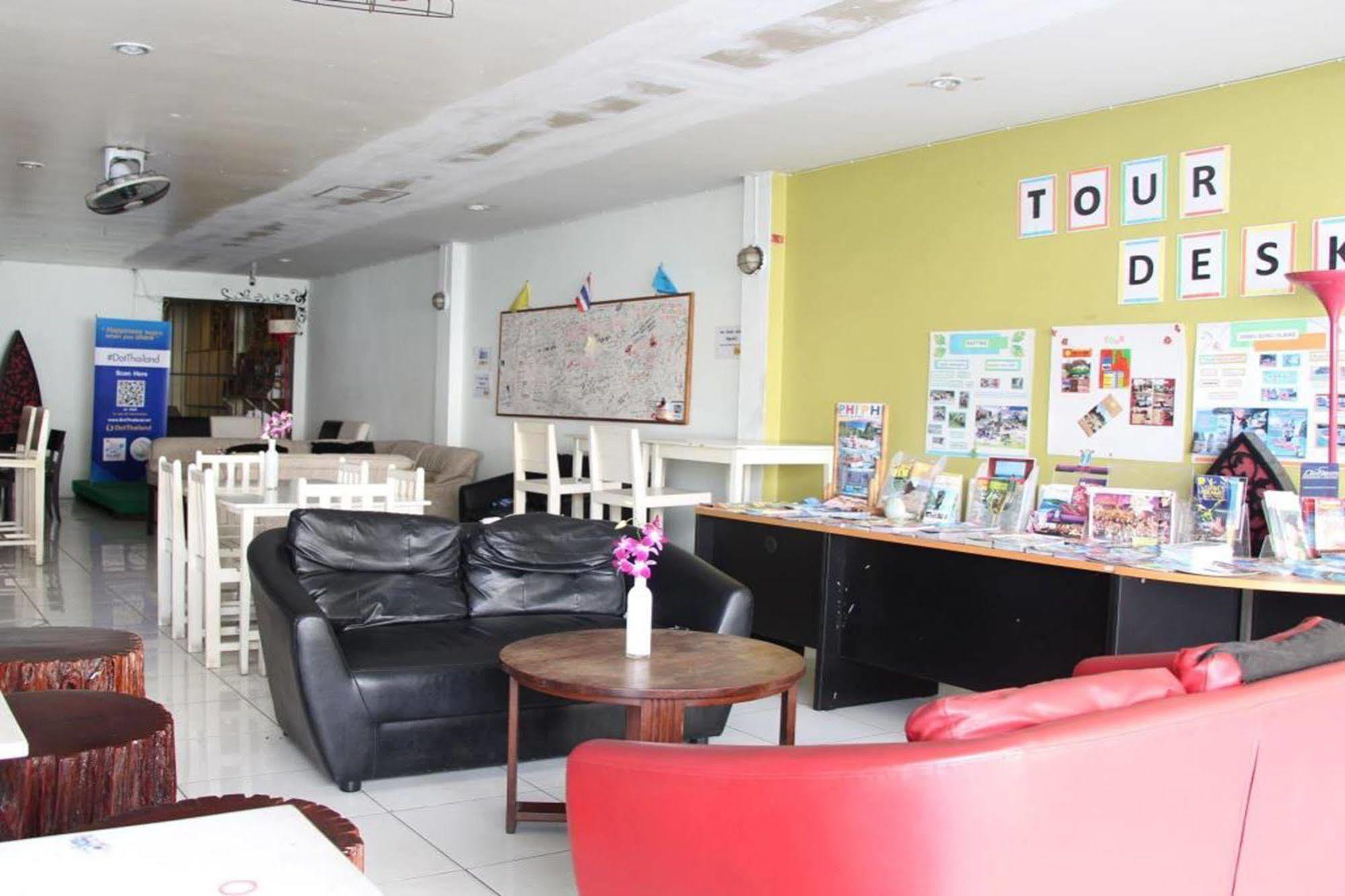Oyo 1054 Phuket Backpacker Hostel Eksteriør billede