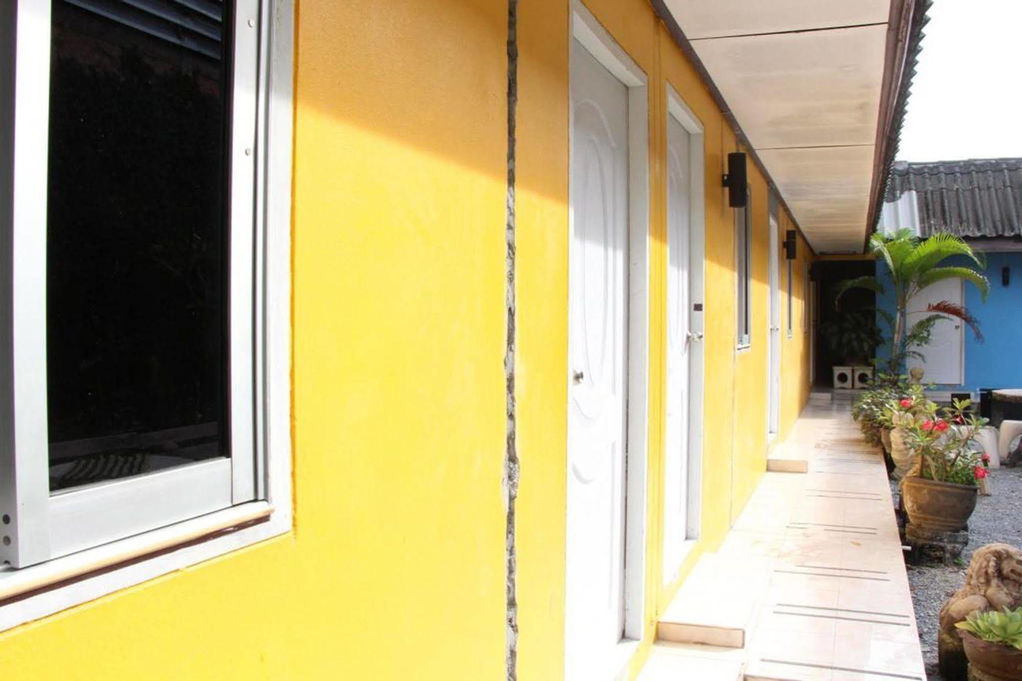 Oyo 1054 Phuket Backpacker Hostel Eksteriør billede