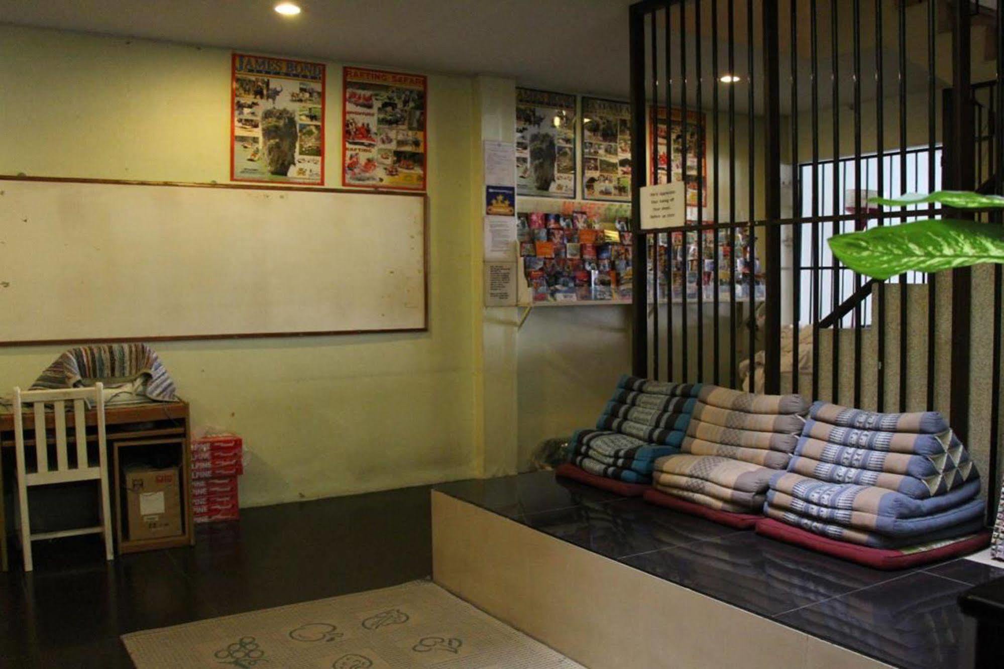 Oyo 1054 Phuket Backpacker Hostel Eksteriør billede